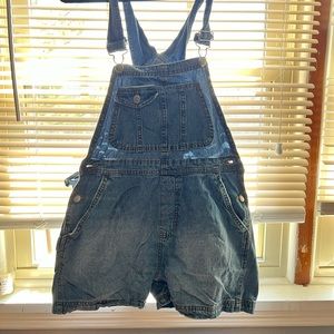 Short overalls